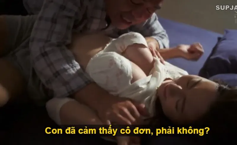 Nhìn con trai mải miết lao vào việc làm khiến người yêu con trai lẻ loi cô quạnh, bố chồng liều lĩnh đè ra địt con dâu.